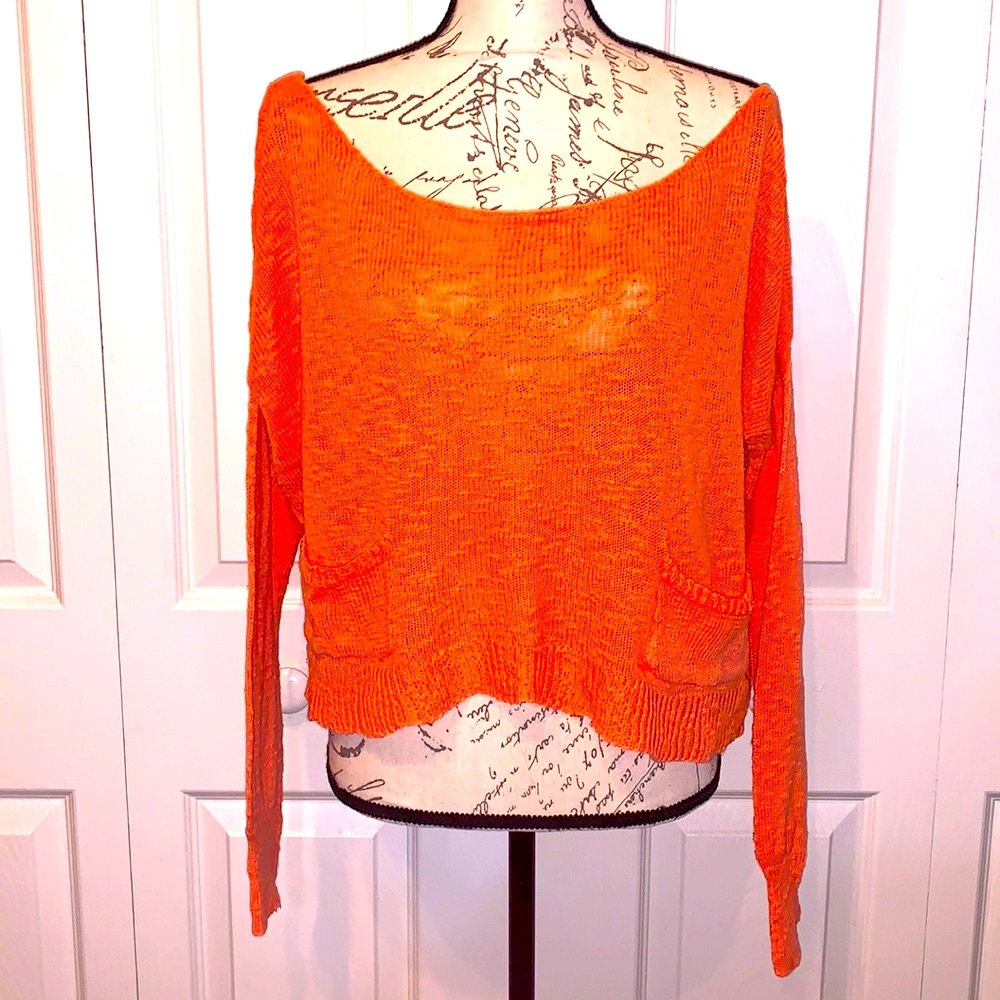 *****Like New***** Women’s Off-The-Shoulder Sweater.